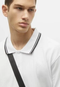 PULL & BEAR With Contrast Collar - Polo - White -Pull & Bear f58a99b062564fea808c5443a9b3741f