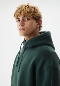 PULL & BEAR Basic ColouredFelpa Con CappuccioDark Green Uomo Maglieria E Felpe PUC21009J-M11 10 PULL & BEAR Basic ColouredFelpa Con CappuccioDark Green Uomo Maglieria E Felpe PUC21009J-M11 -Pull & Bear f96cc0409e1b4dc8b6701f000d4a5e52