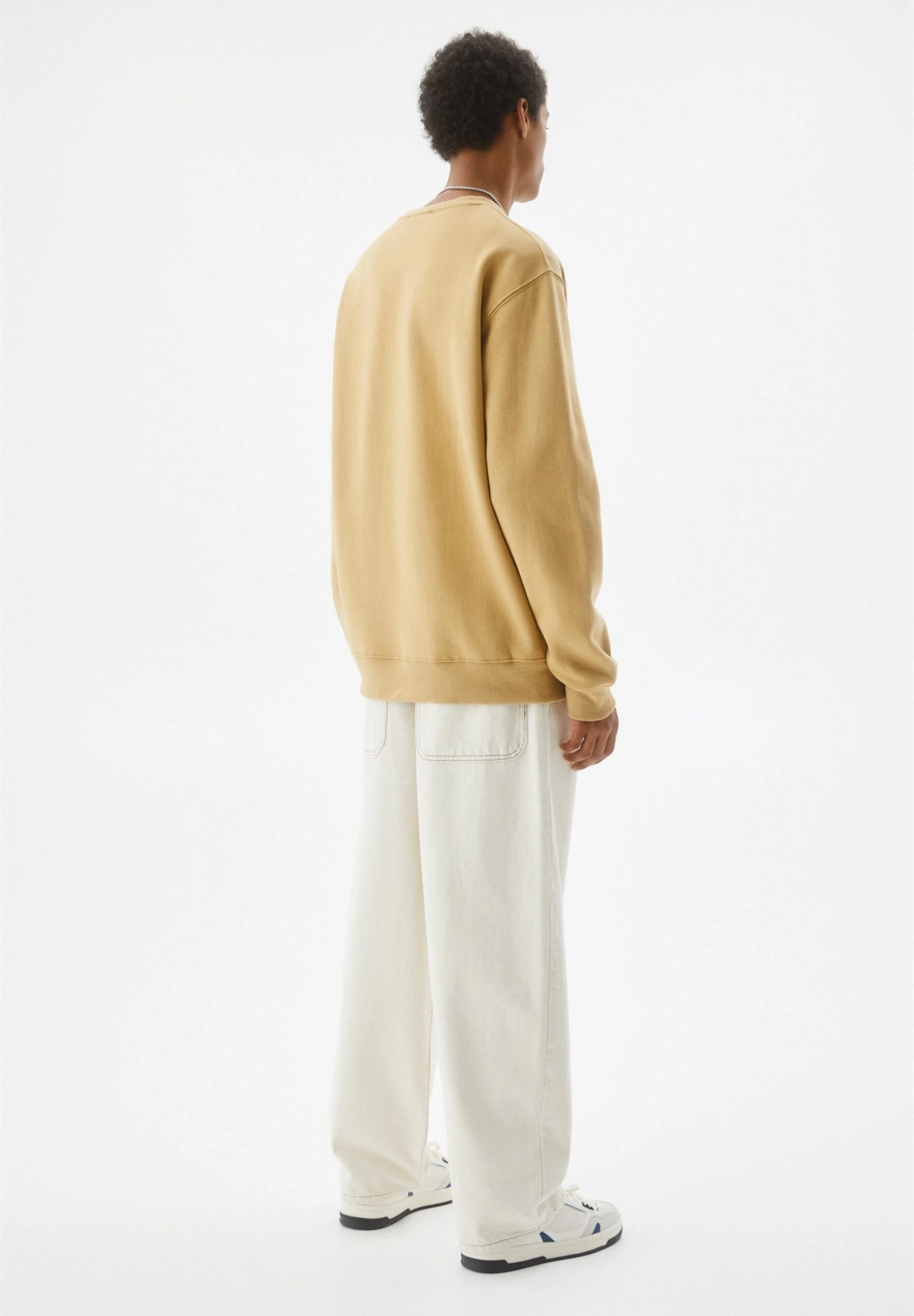 PULL & BEAR Basic Coloured Round NeckFelpaOchre Uomo Maglieria E Felpe PUC21009K-O11 4 PULL & BEAR Basic Coloured Round NeckFelpaOchre Uomo Maglieria E Felpe PUC21009K-O11 - immagine 4