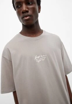 PULL & BEAR Flat GraphicT-Shirt Con StampaBrown Uomo T-shirt E Polo PUC22O1MH-O11 -Pull & Bear fe35dcd87a06475db9491ad031744034