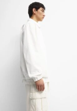 PULL & BEAR Oyster Giacca LeggeraWhite Uomo Giacche PUC22T0SH-A11 -Pull & Bear fe88749717bc4ff6942db2cd1d69abfd