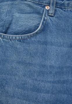 PULL & BEAR Baggy Fit Extra Wide-Leg-Bermuda - Shorts Di Jeans - Blue Denim -Pull & Bear fea11a7adba149978bf9d35373a3a8c1