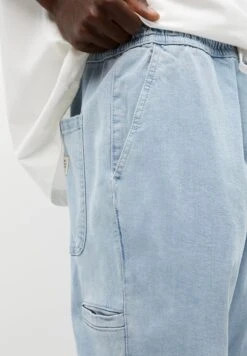 PULL & BEAR Basic Pantaloni SportiviStone Blue Denim Uomo Pantaloni PUC22E0EQ-K11 -Pull & Bear ff613374d2794ee1b671b5fef4b64519